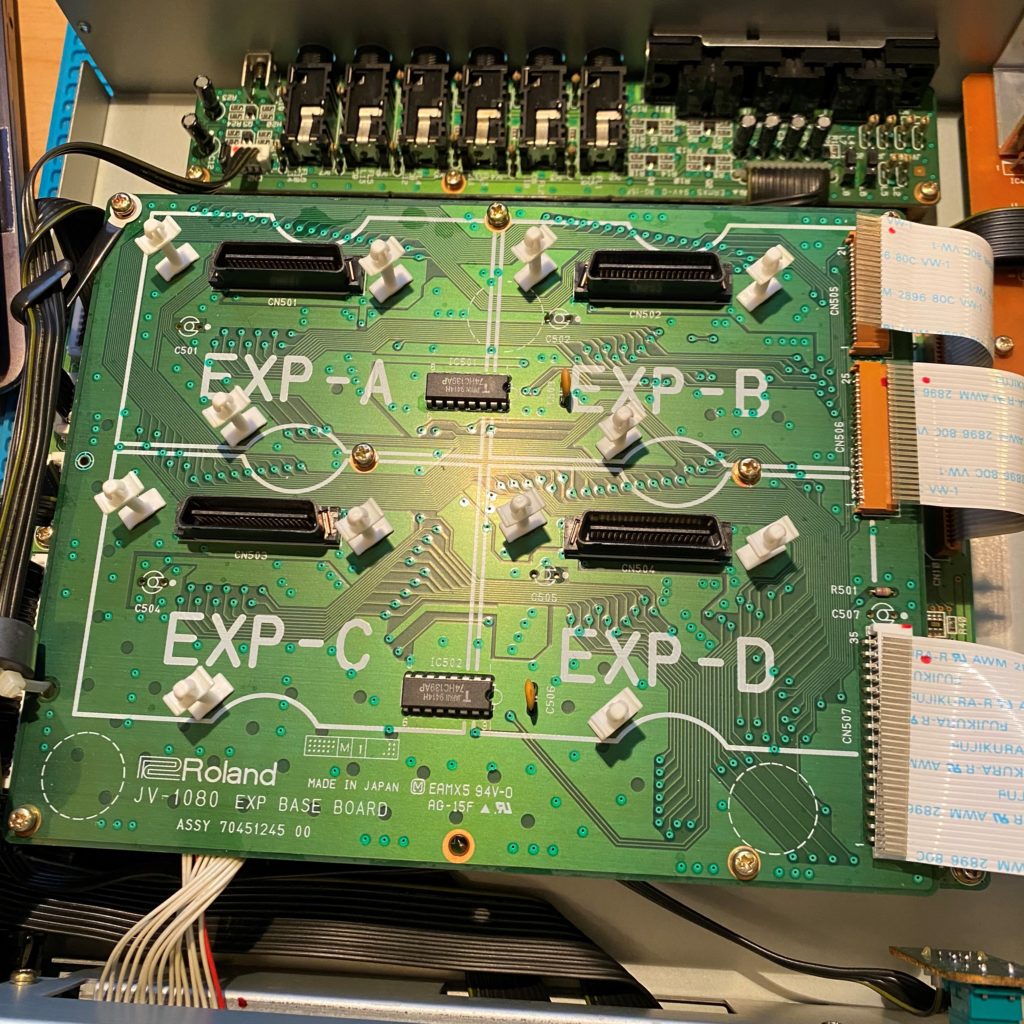 Expansion base board of the Roland JV-1080 module